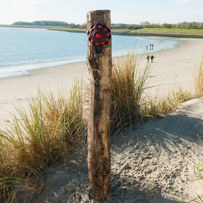 Zeeuwse knop beton hangknop Ø 16cm zwart | rood