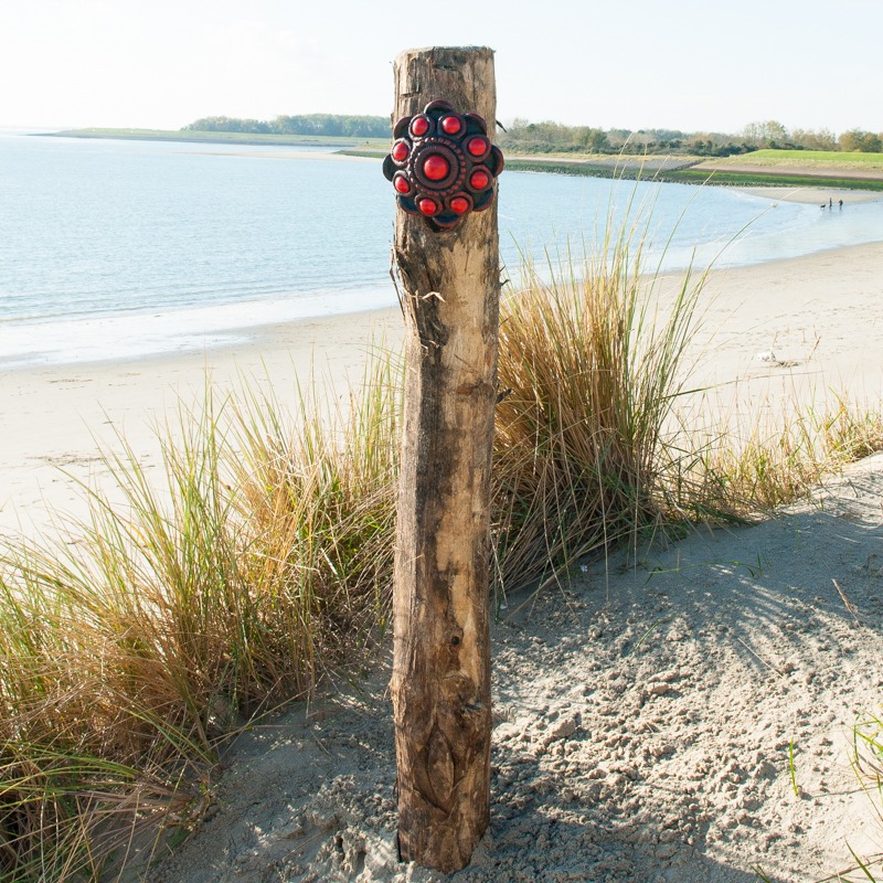 Zeeuwse knop beton hangknop Ø 20cm zwart | rood