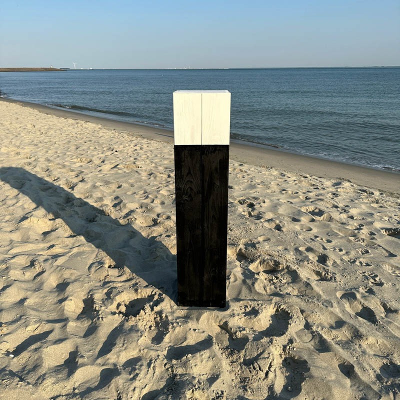 Zeeuwse meerpaal zwart | wit 28 x 31 x 120cm