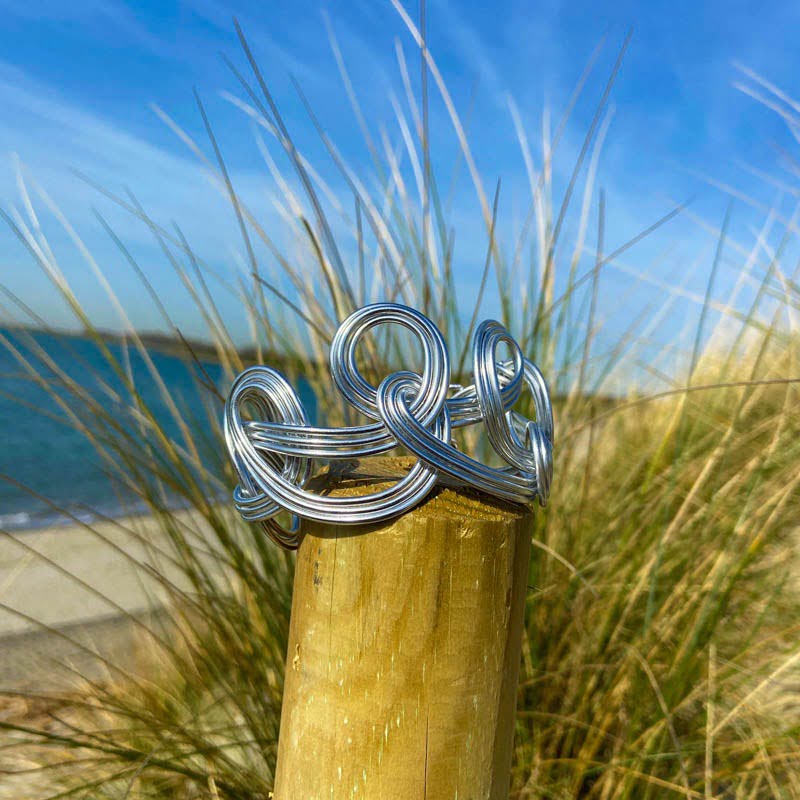 Wire armband ontwerp | curly