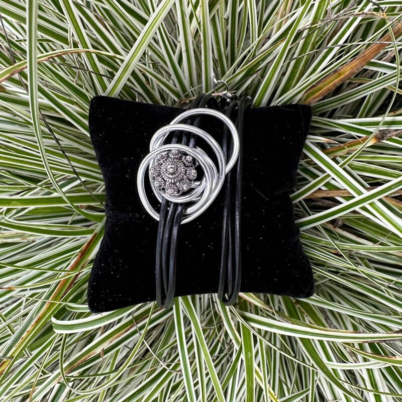 Zeeuwse knop armband leer | zwart