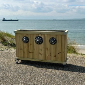 Zeeuwse knop houten bloembak.