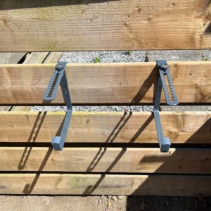 Zeeuwse knop houten bloembak.