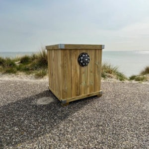Zeeuwse knop houten bloembak.