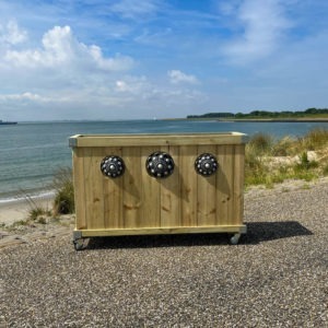 Zeeuwse knop houten bloembak.