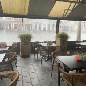 Zeeuwse knop houten bloembak.
