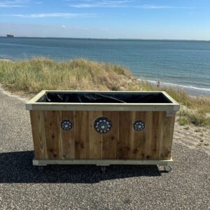 Zeeuwse knop houten bloembak.