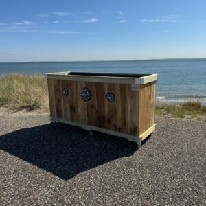Zeeuwse knop houten bloembak.