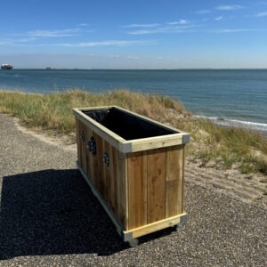 Zeeuwse knop houten bloembak.