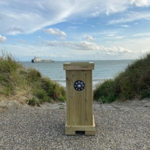 Zeeuwse knop houten bloembak.