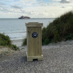 Zeeuwse knop houten bloembak.